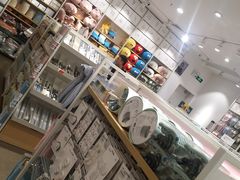 -名创优品(广东东莞东城万达2店)