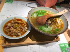 -百春原湖南牛肉粉(百联世纪店)