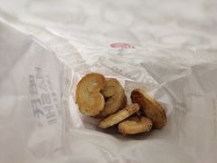 小蝴蝶酥-上海哈尔滨食品厂(淮海中路店)