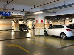 -中原城市广场-停车场