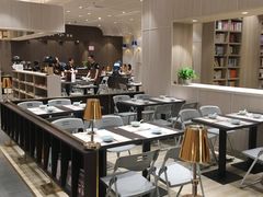 -钟书阁(群光广场店)