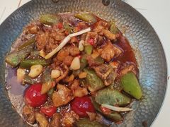 -阿瓦山寨·湘菜现炒·剁椒鱼头王(咸阳总店)