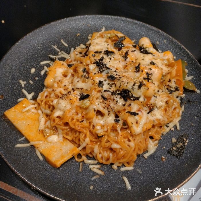 博欧姆新派韩国料理·炸鸡(艾尚店)芝士拉面炒年糕图片