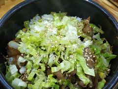 黑椒肥牛石锅饭-芝士牛炭火烤肉