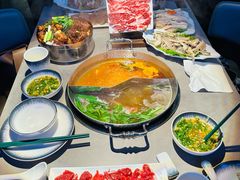 -伴山牛贵州黄牛肉火锅·苗疆非遗艺术餐厅(上海首店)