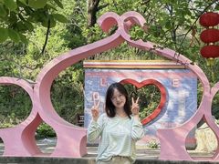 -雪山彩虹谷景区