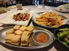 -巴厘龙虾·榜首油焖大虾(音乐学院·沿江酒馆店)