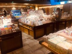 -猫的天空之城概念书店(苏州诚品店)