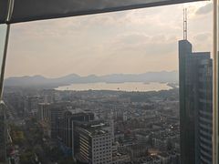 -Hi City·城市之巅