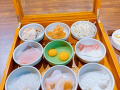 -良米山·云南野生菌过桥米线(上海首店)