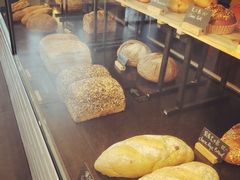 自制面包-普兰达德国餐厅·德式脆皮烤猪肘·自酿啤酒(观唐店)