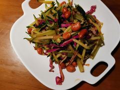 东北大拌菜-胖哥俩肉蟹煲(世茂国际广场店)