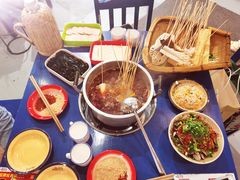 -马路边边麻辣烫联盟路店