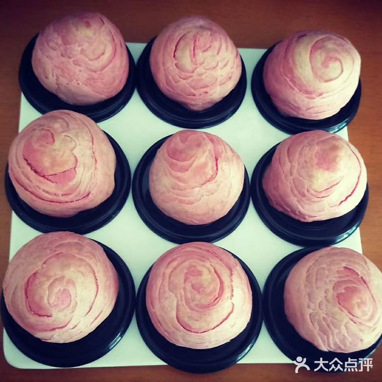 素人自制:云顶抹茶酥和紫薯香芋酥