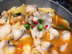 思茅酸汤鱼片-老滇山寨•云南特色菜•地方菜•民族风情歌舞表演(金碧店)