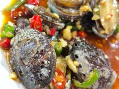 秘制小鲍鱼-1910老鲁味海鲜·戳子肉·青岛菜(金沙滩店)