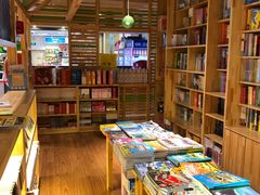 -新华书店(泉城路店)