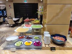 自助取餐区-上海皇廷花园酒店·西餐厅·自助餐