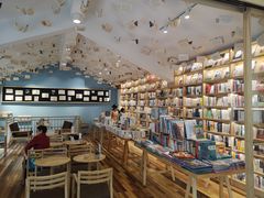 -猫的天空之城概念书店(丽江古城饮玉巷店)