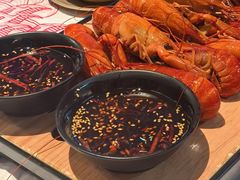 -肥肥虾庄·金牌油焖大虾(汉街SKP店)