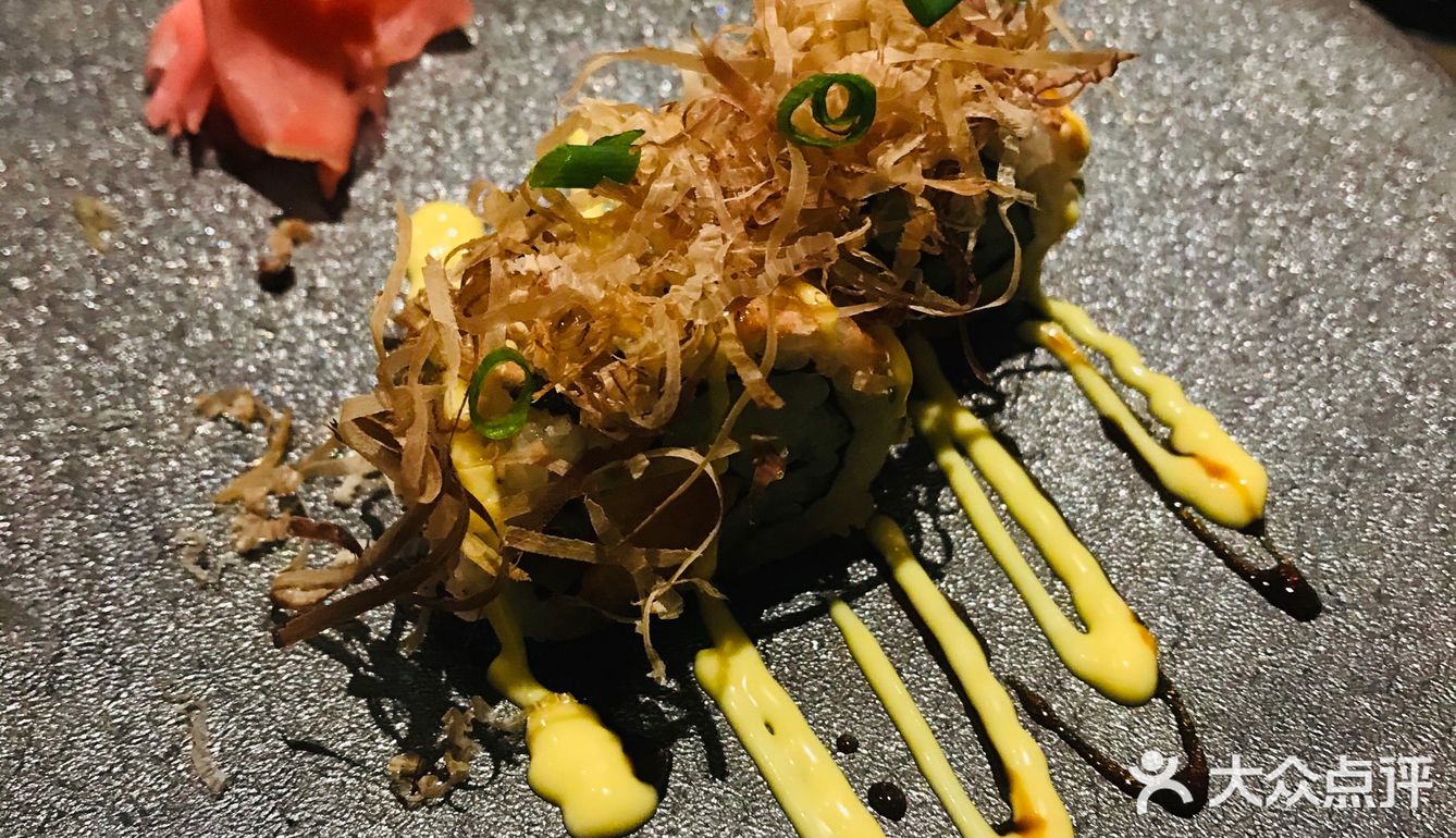 上菜速度也可。吃得我披头散发，就怕亏了肉虽薄