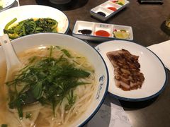 -美奈小馆·越南料理(中航城君尚购物中心店)