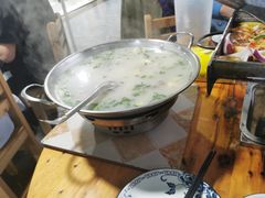 -宏兴烤鱼山庄(宣恩总店)