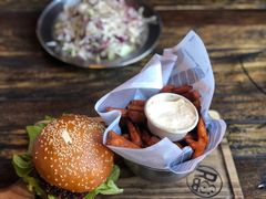 -Ribs & Burgers The Rocks