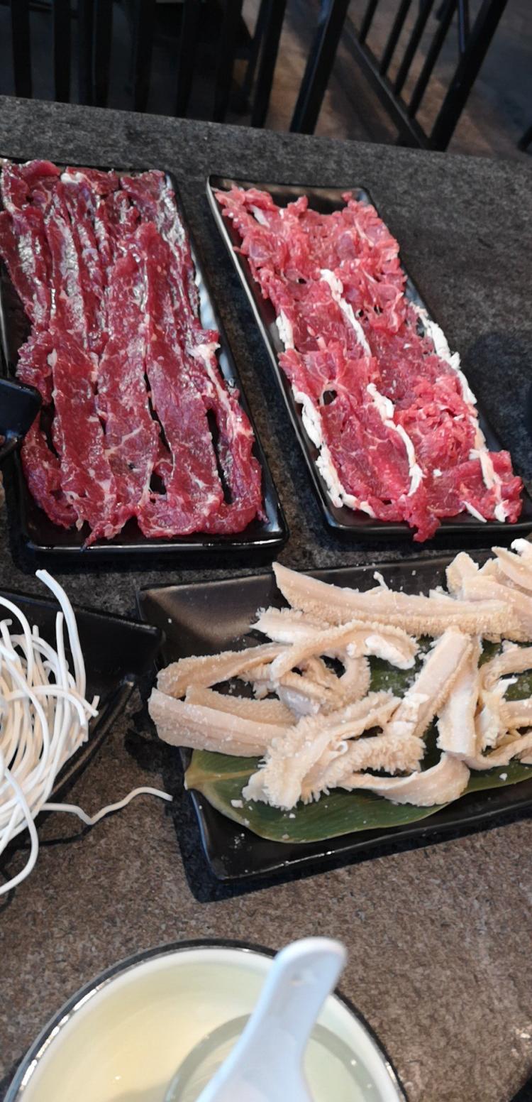 牛基地潮汕牛肉火鍋(枋湖店)