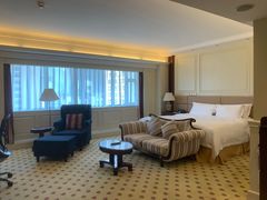 -深圳富苑皇冠假日套房酒店