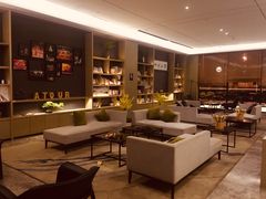 -榆林榆阳西路火车站亚朵酒店