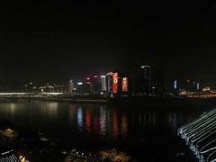 -屋顶顶城市·江景酒店-客房部