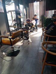 -MOVAN  HAIR莫凡匠人发型屋