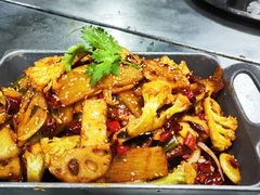 -俭寨大盘鸡·手抓肉·烧烤新疆菜(乌苏路店)