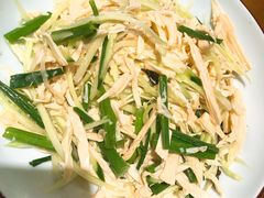 葱拌鲜豆皮-小鱼故事·海鲜饺子馆(高新店)
