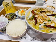 一人食酸菜鱼-渔语鱼新川菜Bistro(万象天地店)