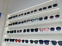 -美式眼镜·授权蔡司.依视路.尼康.豪雅.明月(南翔印象城店)