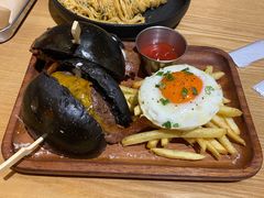 27&nbsp;牛肉汉堡-HELLO 27 意面·沙拉·帕尼尼