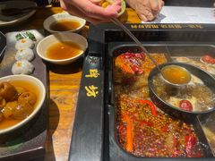 -老牌坊云南鱼豆花火锅(爱建店)