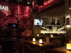 -FOUR PLAY BAR