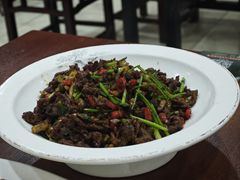 -湖南人家湘菜馆(镇江路店)