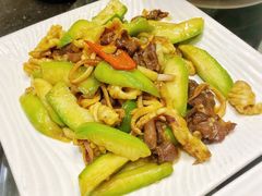 丝瓜爆牛腱鲜鱿筒-美极鲜食坊(宝安南路店)