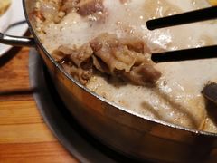 鸳鸯锅-蒙肥羊·酸汤潮牛·鲜牛肉火锅烤肉自助(岗顶店)