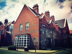 -钟书阁(松江泰晤士小镇店)