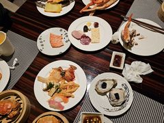 -广州万富希尔顿酒店·感趣自助餐厅·金秋蟹宴生蚝海鲜刺身
