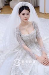 -曼青婚纱礼服馆