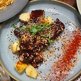 说这边9点过后会变酒市氛围感～就马不停蹄冲冲冲了！