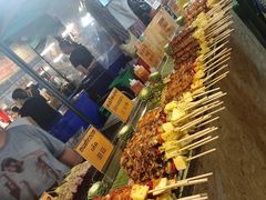 -席娜卡琳火车铁道夜市