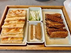 招牌烙饼卷带鱼-北平食府·北京烤鸭(北京西站六里桥店)