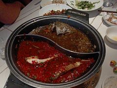 -阿瓦山寨·湘菜现炒·剁椒鱼头王(咸阳总店)